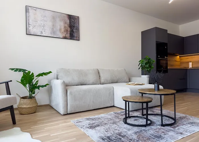 Central Riverside Apartment - Free Parking